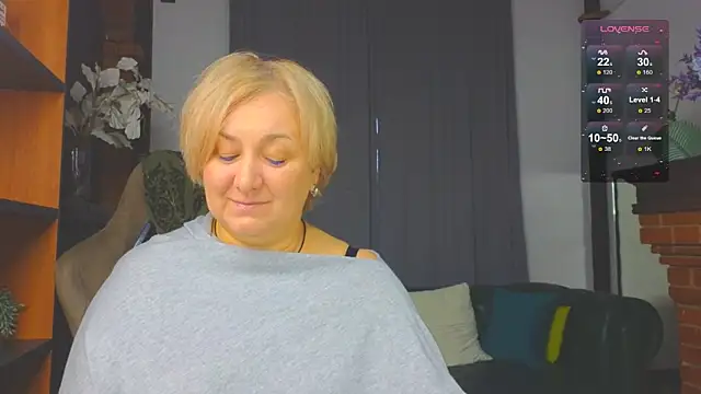 Snapshot of Marta_Wils chatting on 4, 11, 2025 Marta Wils online show from 4, 11, 2025