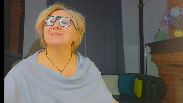 Snapshot of Marta_Wils chatting on 7, 11, 2025 Marta Wils online show from 7, 11, 2025