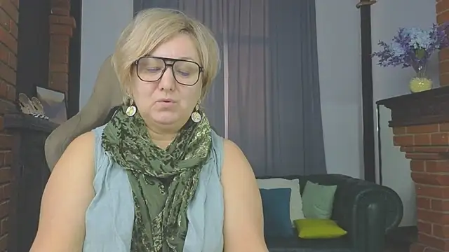 Snapshot of Marta_Wils chatting on 11, 11, 2025 Marta Wils online show from 11, 11, 2025