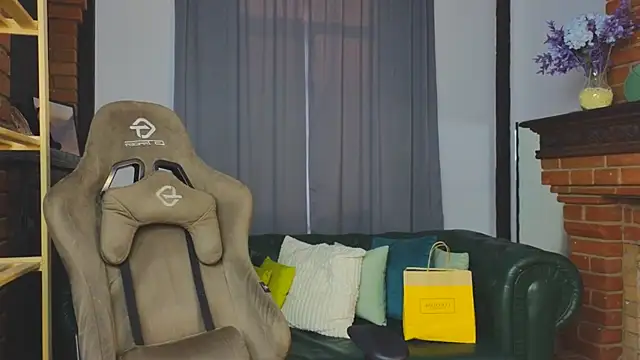 Snapshot of Marta_Wils chatting on 19, 11, 2025 Marta Wils online show from 19, 11, 2025