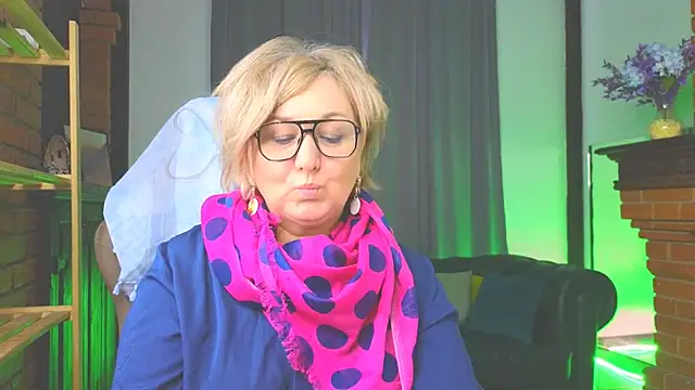 Snapshot of Marta_Wils chatting on 16, 12, 2025 Marta Wils online show from 16, 12, 2025