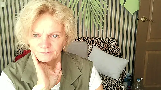 Zoe Steell online show from 21, 9, 2025