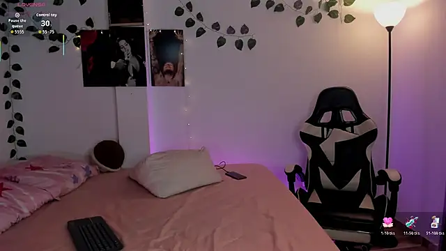 Snapshot of SophiieParkeer chatting on 6, 11, 2025 SophiieParkeer online show from 6, 11, 2025