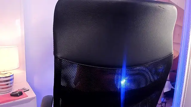 Snapshot of RouseWhitte chatting on 12, 11, 2025 RouseWhitte online show from 12, 11, 2025