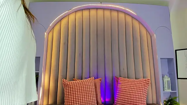 KeendraFox  online show from 18, 9, 2025