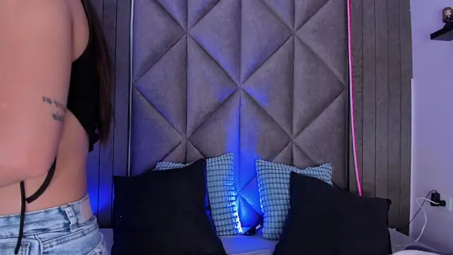 KeendraFox  online show from 23, 9, 2025