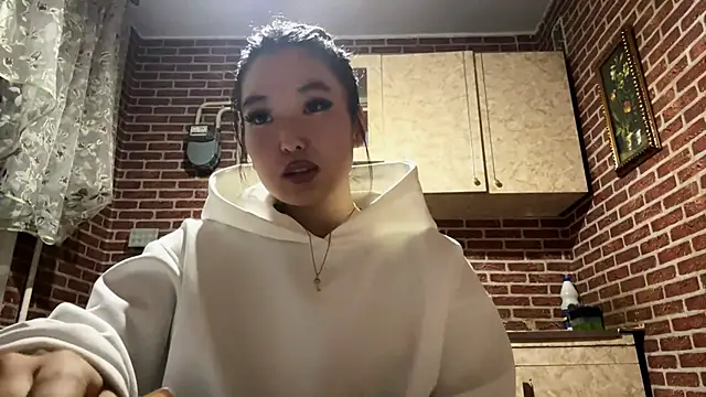 Snapshot of EmmaLeexth chatting on 13, 11, 2025 EmmaLeexth online show from 13, 11, 2025