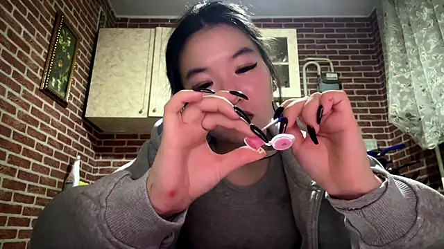 EmmaLeexth online show from 12, 1, 2026