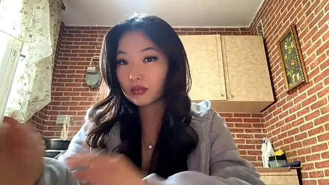 EmmaLeexth online show from 3, 4, 2026