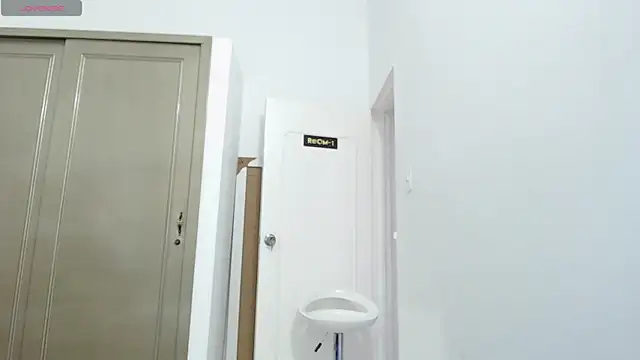 IslaRose7 online show from 7, 10, 2025