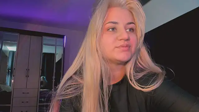 Snapshot of BarbaraSiren chatting on 12, 10, 2025 BarbaraSiren online show from 12, 10, 2025