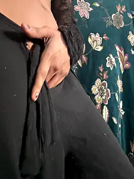 Snapshot of DAMinii_ chatting on 13, 11, 2025 DAMinii online show from 13, 11, 2025