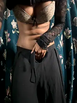 Snapshot of DAMinii_ chatting on 14, 11, 2025 DAMinii online show from 14, 11, 2025