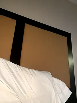 QUEENCALIMOD online show from 28, 10, 2025