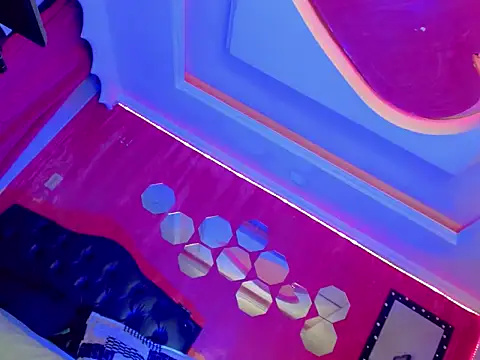 Julia Bulette1 online show from 28, 9, 2025