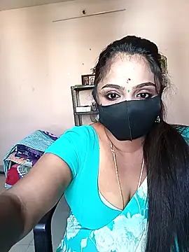 Snapshot of queendivya chatting on 6, 5, 2026 queendivya online show from 6, 5, 2026