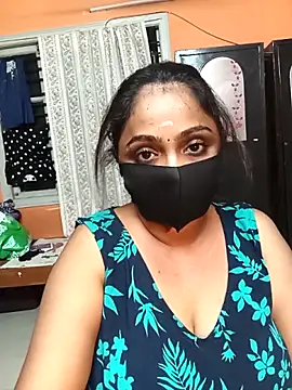 Snapshot of queendivya chatting on 13, 5, 2026 queendivya online show from 13, 5, 2026