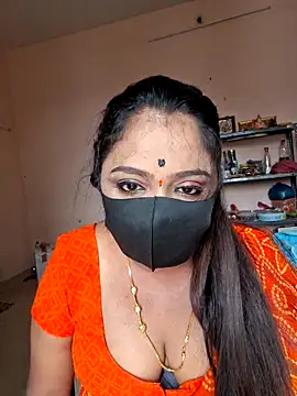 Snapshot of queendivya chatting on 24, 5, 2026 queendivya online show from 24, 5, 2026