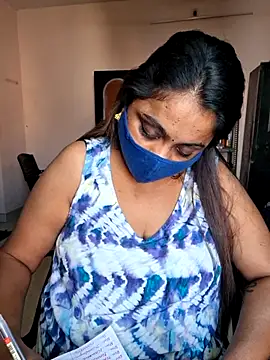 Snapshot of queendivya chatting on 25, 6, 2026 queendivya online show from 25, 6, 2026