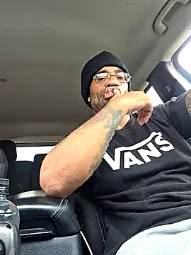 Snapshot of Justahungdad chatting on 23, 9, 2025 Justahungdad online show from 23, 9, 2025