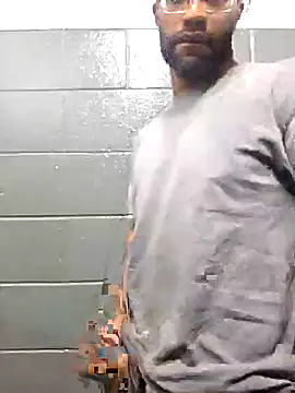 Snapshot of Justahungdad chatting on 27, 10, 2025 Justahungdad online show from 27, 10, 2025