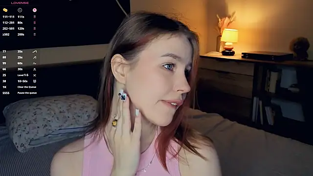 MaliaBourraine online show from 4, 12, 2025