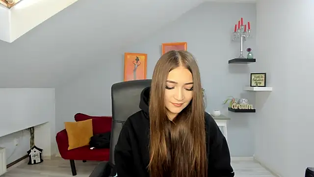 EllaClarke online show from 19, 10, 2025