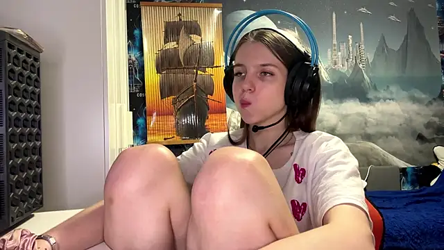 Snapshot of Elira_Breeze chatting on 1, 12, 2025 Elira Breeze online show from 1, 12, 2025