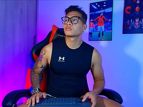 Snapshot of evan_greey chatting on 18, 9, 2025 evan greey online show from 18, 9, 2025