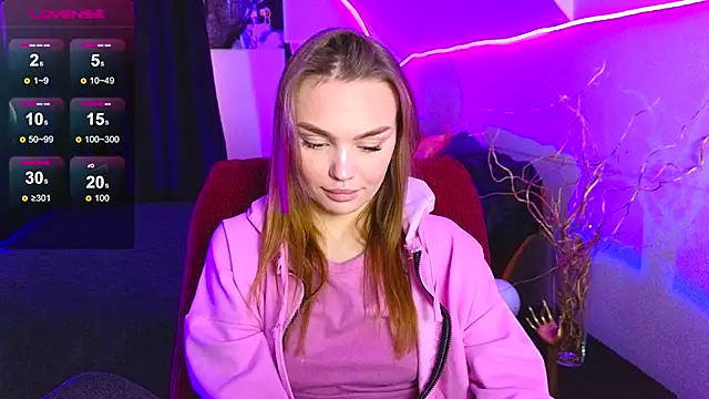 Snapshot of KitsyMoore chatting on 22, 9, 2025 KitsyMoore online show from 22, 9, 2025