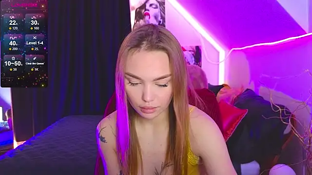 Snapshot of KitsyMoore chatting on 27, 9, 2025 KitsyMoore online show from 27, 9, 2025