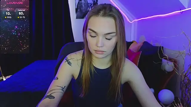 Snapshot of KitsyMoore chatting on 10, 10, 2025 KitsyMoore online show from 10, 10, 2025