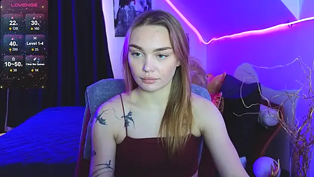 Snapshot of KitsyMoore chatting on 15, 10, 2025 KitsyMoore online show from 15, 10, 2025