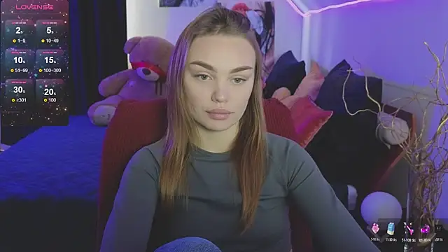 Snapshot of KitsyMoore chatting on 21, 10, 2025 KitsyMoore online show from 21, 10, 2025