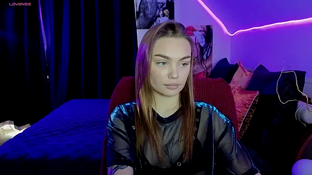 Snapshot of KitsyMoore chatting on 25, 10, 2025 KitsyMoore online show from 25, 10, 2025