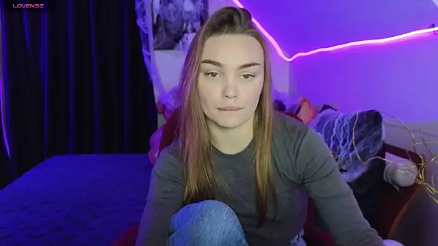 Snapshot of KitsyMoore chatting on 2, 11, 2025 KitsyMoore online show from 2, 11, 2025