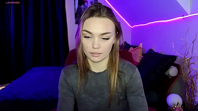 Snapshot of KitsyMoore chatting on 17, 11, 2025 KitsyMoore online show from 17, 11, 2025