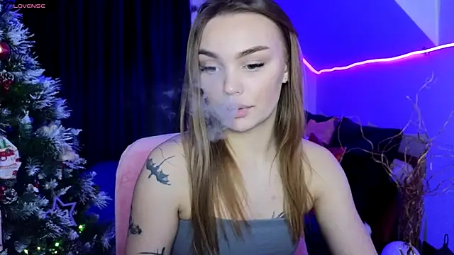 Snapshot of KitsyMoore chatting on 16, 12, 2025 KitsyMoore online show from 16, 12, 2025