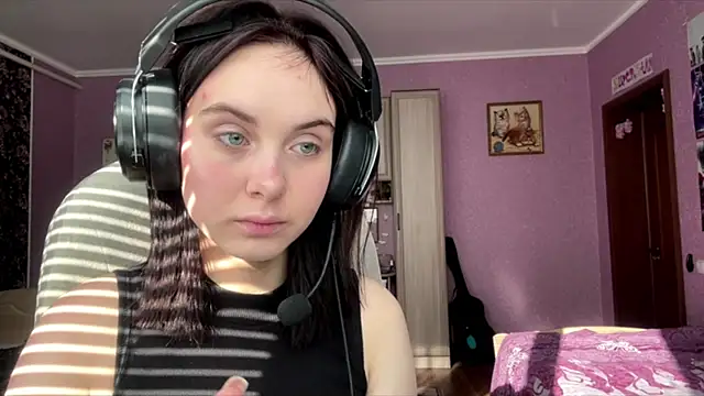 Snapshot of MollyPartey chatting on 23, 9, 2025 MollyPartey online show from 23, 9, 2025