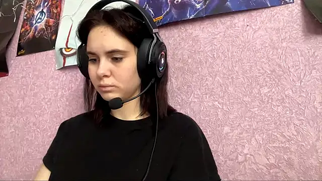 Snapshot of MollyPartey chatting on 27, 9, 2025 MollyPartey online show from 27, 9, 2025