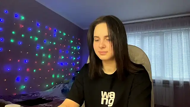 Snapshot of MollyPartey chatting on 20, 10, 2025 MollyPartey online show from 20, 10, 2025