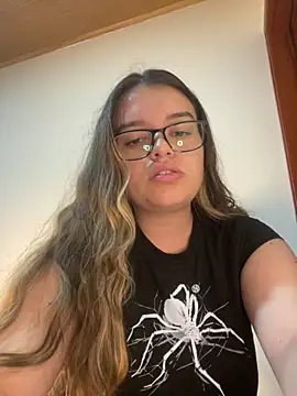 Snapshot of Aphrill chatting on 28, 10, 2025 Aphrill online show from 28, 10, 2025