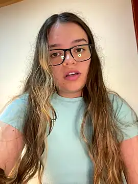 Snapshot of Aphrill chatting on 4, 11, 2025 Aphrill online show from 4, 11, 2025