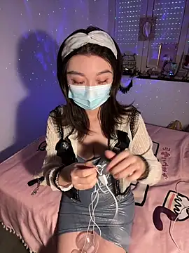 Snapshot of fioralba chatting on 12, 10, 2025 fioralba online show from 12, 10, 2025