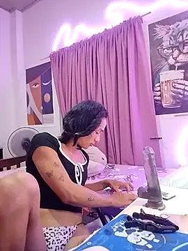 Snapshot of foxylena_latinalicious69 chatting on 12, 11, 2025 foxylena latinalicious69 online show from 12, 11, 2025