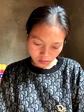 Halyy xx online show from 6, 10, 2025