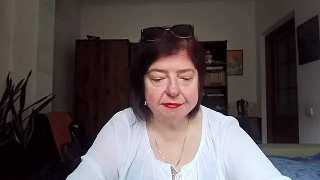 Violet Pulse online show from 4, 4, 2026