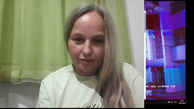 Snapshot of B_i_r_d_i_e chatting on 19, 9, 2025 B i r d i e online show from 19, 9, 2025