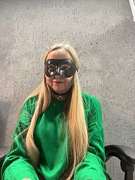 Snapshot of B_i_r_d_i_e chatting on 29, 9, 2025 B i r d i e online show from 29, 9, 2025