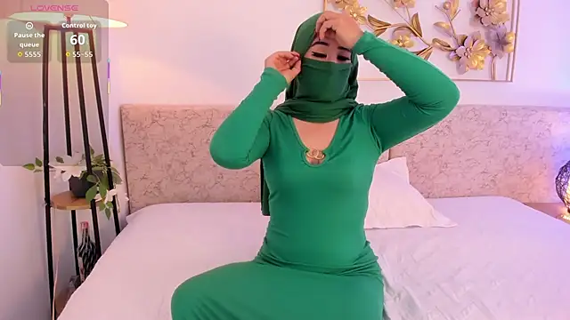 Snapshot of _Malak chatting on 15, 11, 2025 Malak online show from 15, 11, 2025